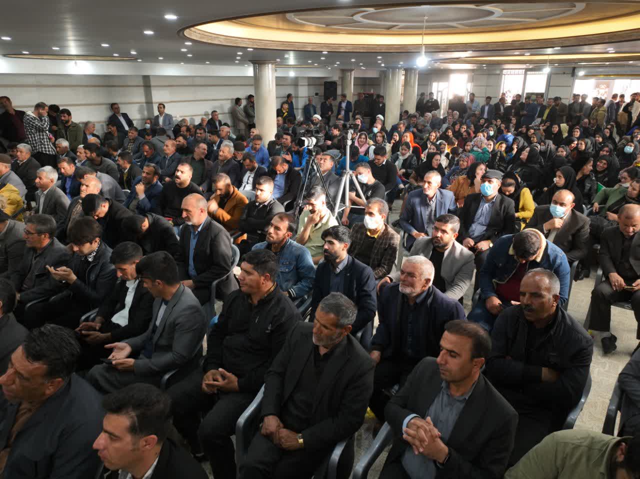 نشست هماندیشی بادلانیها با منتظریان / نمایندهای میخواهیم که مثل عقاب رصد و همانند شیر حق مردم را مطالبه کند