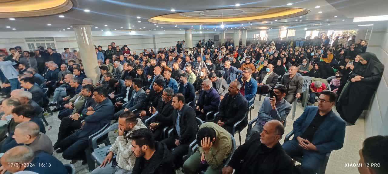 نشست هماندیشی بادلانیها با منتظریان / نمایندهای میخواهیم که مثل عقاب رصد و همانند شیر حق مردم را مطالبه کند / کمالیپناه: با کمیسیونهای دهن پُر و خالی از تهی نمیتوان درد مردم را کاهش داد