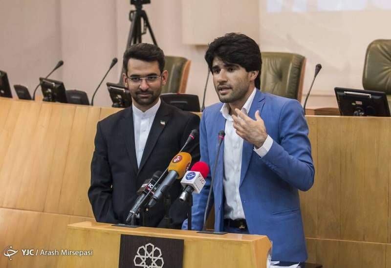 سخنرانی با حرارت جوان بویراحمدی در حضور وزیر ارتباطات