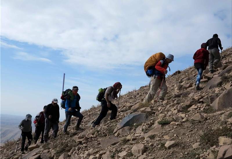 نجات کوهنورد مصدوم از ارتفاعات کوه خامی