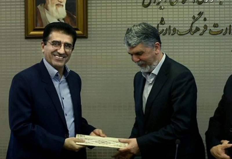 «قادر آشنا» رئیس موسسه نمایشگاه‌های ایران شد