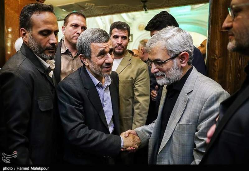 تصاویر: اشک‌های احمدی‌نژاد در مراسم ختم برادر غلامحسین الهام