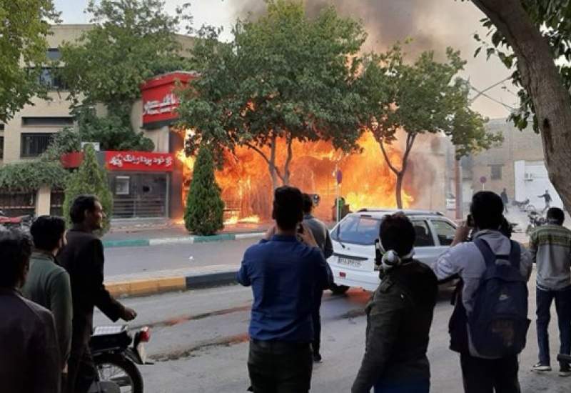 انتقاد کیهان از بیانیه خاتمی، کروبی و موسوی درباره اعتراضات بنزینی