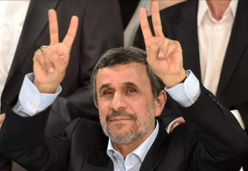 تعلیق عضویت احمدی‌نژاد در مجمع شایعه بود