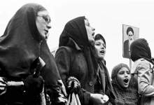 نقش زنان در پیروزی انقلاب