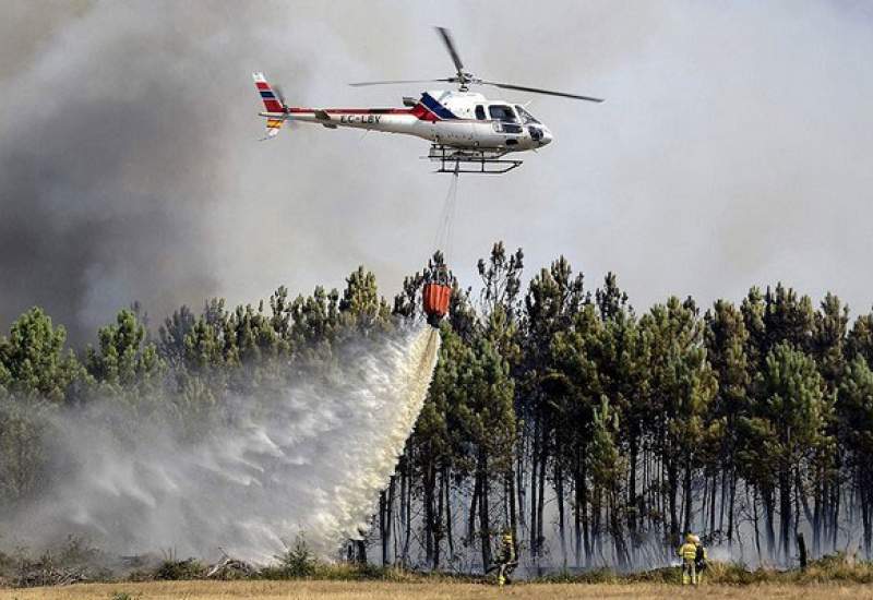 اعزام دو فروند هلی‌کوپتر به گچساران برای مهار آتش سوزی / تشکیل ستاد بحران / ۱۵۰ هکتار جنگل و مرتع گچساران در آتش سوخت / تاجگردون: کاش کنترل آتش سوزی جنگل‌ها دست به دست بین دستگاه‌ها نچرخد