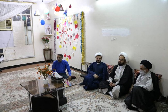 تصاویر دیدار امام جمعه و روحانیون گچساران با خانواده پنج قلوها