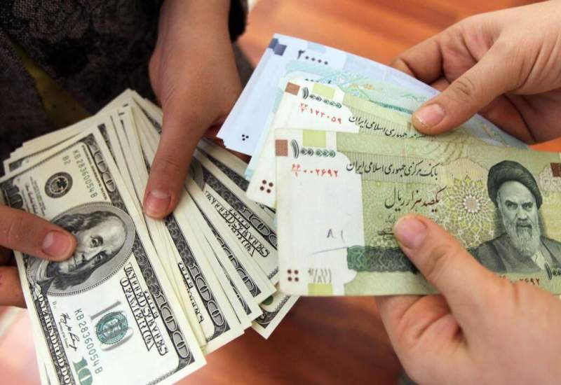 تنظیم بازار ارز ایران دست چه کسی است؛ دولت یا جمشید بسم‌الله‌‌ها!؟