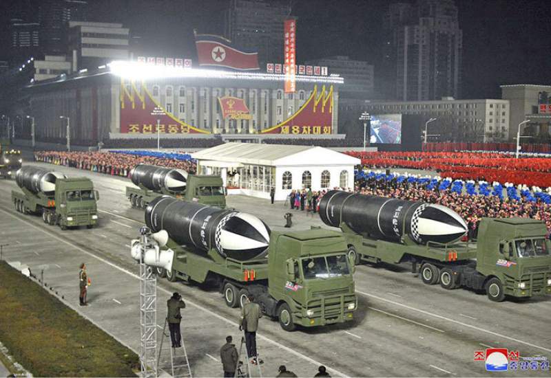رونمایی از قوی‌ترین سلاح جهان در رژه نظامی ارتش کره شمالی + تصاویر