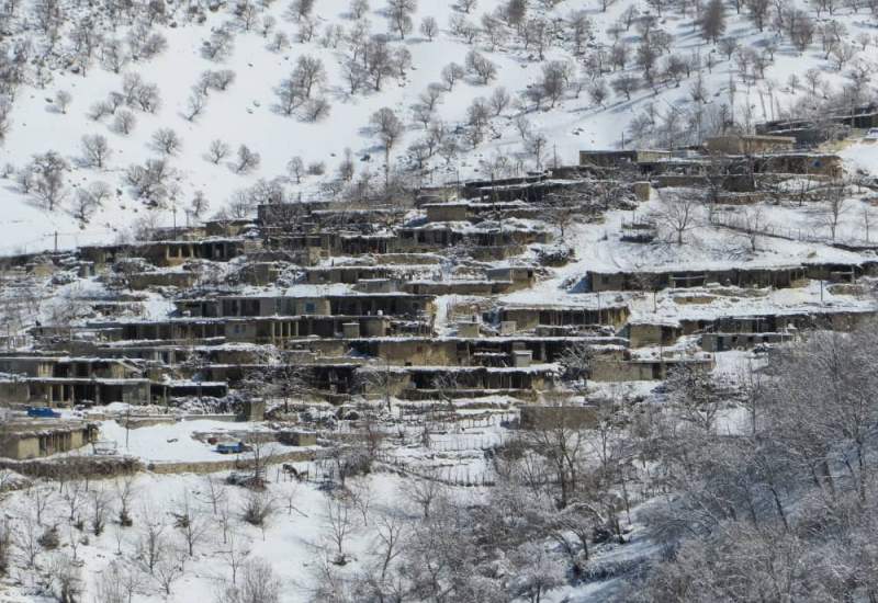قطعی برق 15 روستای بدون گاز بویراحمد به دلیل بارش شدید برف