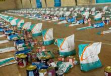 اهداء بسته های غذایی همراه اول به زلزله زدگان سی سخت