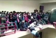 (ویدئو) سقوط مرگبار دانشجویان از طبقه چهارم دانشگاه