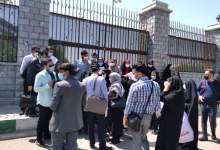 تجمع قبول شدگان آزمون آموزش و پرورش جلوی مجلس شورای اسلامی / مصاحبه ابهام‌آمیز ( + تصاویر )