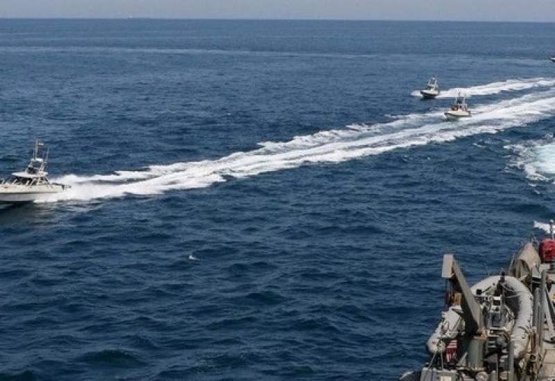 شلیک هشدار کشتی آمریکا علیه قایق‌های سپاه