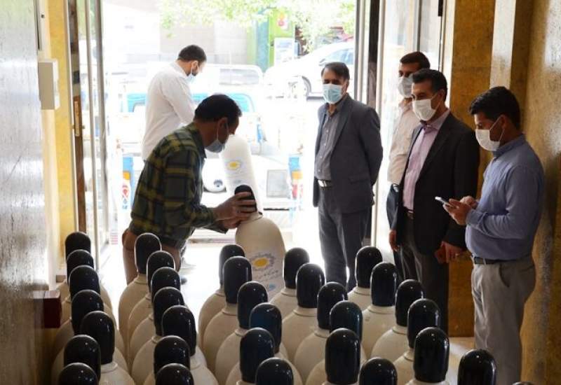 اهدای ۵۰ کپسول اکسیژن چهل کیلویی به بیمارستان های کرونایی استان