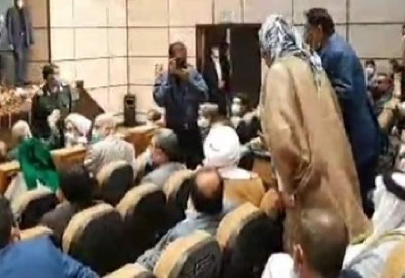 (ویدئو) اعتراض شدید به جهانگیری در جلسه سران قبایل خوزستان