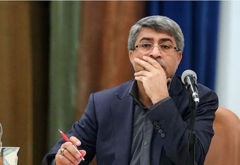 وکیلی: روحانی تنهاترین سیاستمدار تاریخ ایران است