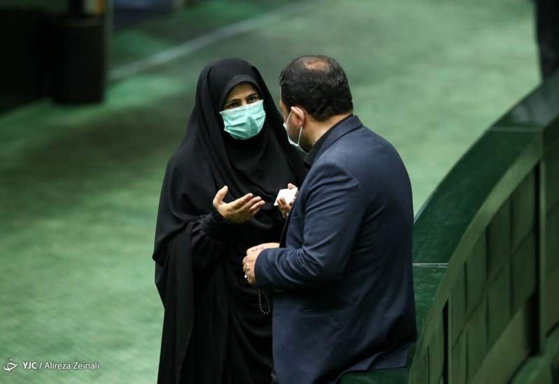 حذف زنان از دولت، سکوت زنان در مجلس