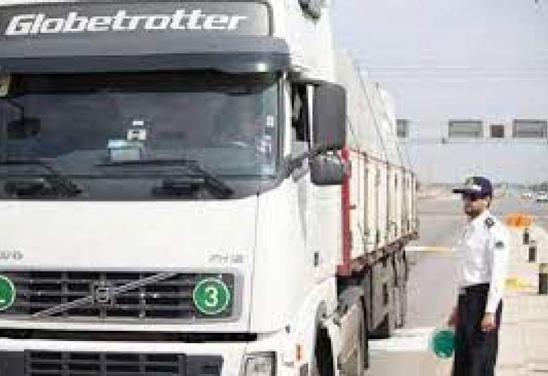 توقیف کامیون حامل کالای قاچاق در محور یاسوج به شیراز