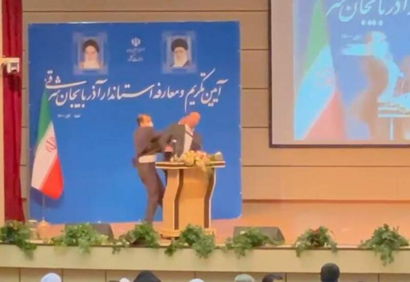 (فیلم) سیلی زدن به استاندار جدید آذربایجان شرقی در جلسه معارفه‌اش + واکنش رضوی‌خرم