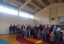 کلاس دانش افزایی کشتی فرنگی با حضور مدرس فدراسیون کشتی در چرام برگزار شد
