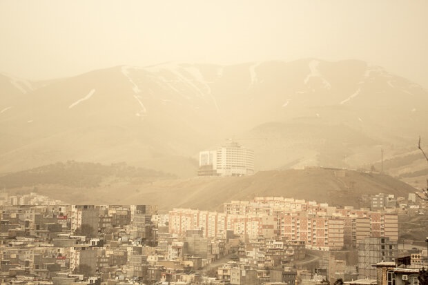 مشکلاتِ درشت «ریزگردها» در سراسر ایران/سرفه‌های آسمان تمامی ندارد