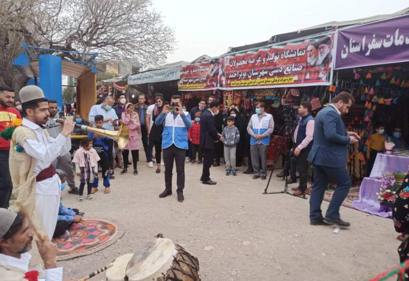 صدای موسیقی سنتی بویراحمد در ورودی پایتخت طبیعت ایران به استقبال مسافران نوروزی رفت