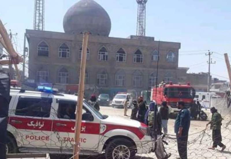 انفجار تروریستی در مسجد شیعیان در مزار شریف افغانستان با ۴۰ شهید و ۱۰۰ زخمی / داعش مسئولیت پذیرفت + فیلم و تصاویر
