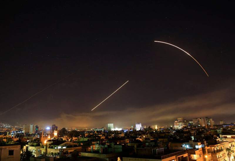 مقابله پدافند هوایی سوریه با اهداف متخاصم در آسمان «مصیاف»