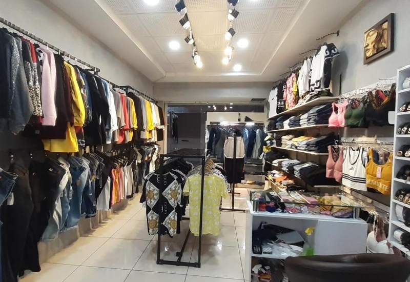 حتی یک تولیدی پوشاک در یاسوج مرکز استان کهگیلویه و بویراحمد وجود ندارد / اجناس گران و هزینه‌های بار گران‌تر / گلایه مردم از جنس و رنگ و توزیع نامناسب لباس‌های مدرسه‌ای
