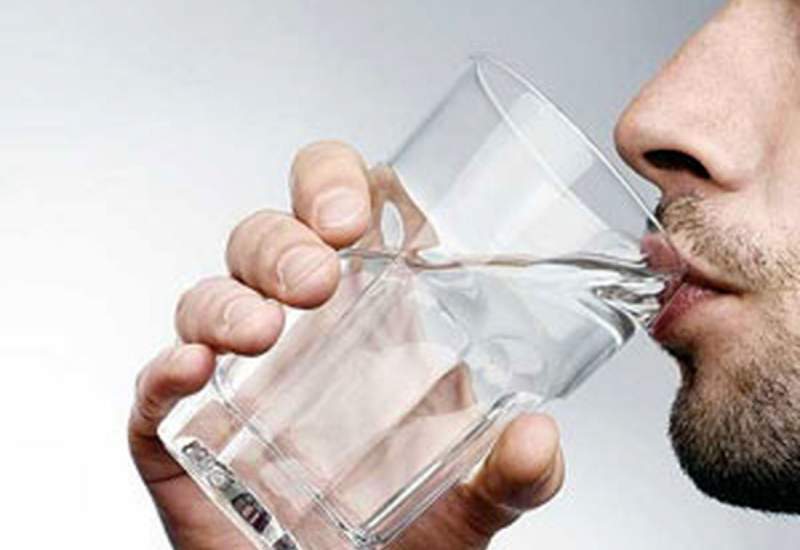 تاثیر سحرانگیز نوشیدن آب بر جلوگیری از پیری
