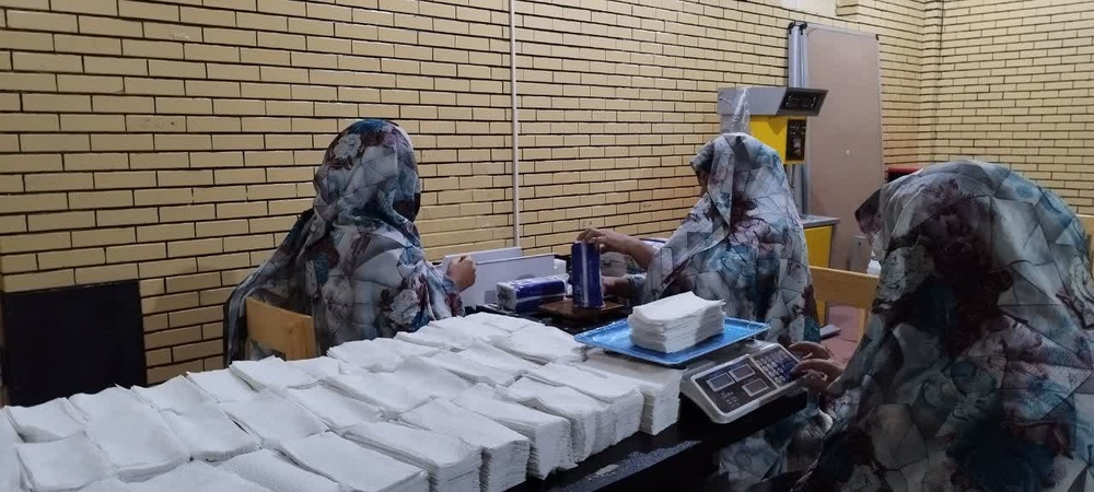 کارگاه تولید دستمال کاغذی در زندان زنان یاسوج
