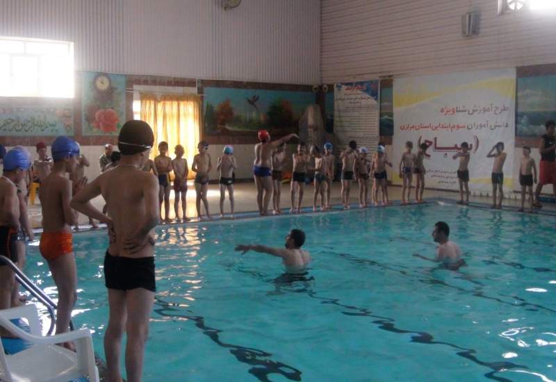 دانش‌آموزان سوم ابتدایی کهگیلویه و بویراحمد آموزش شنا می‌بینند
