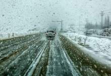 جاده‌های اصلی استان به رغم بارش برف و باران باز است / ۵۰ درصد جاده های روستایی مسدود شد