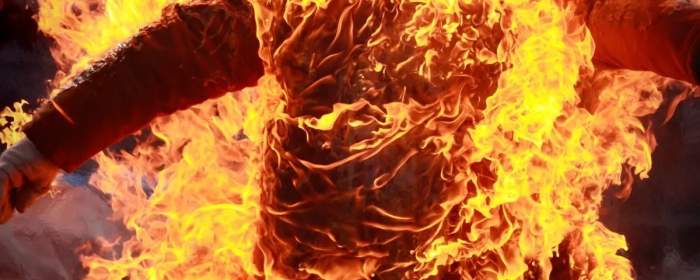 (ویدئو) به آتش کشیدن یک مسلمان در بیرمنگام انگلیس  