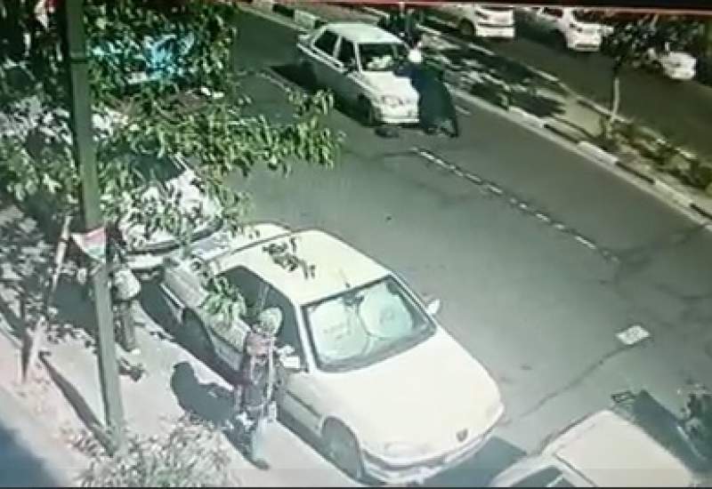 پلیس: یک روحانی ۳۵ ساله در بلوار مرزداران تهران توسط یک خودروی سواری زیر گرفته شد ( + فیلم )