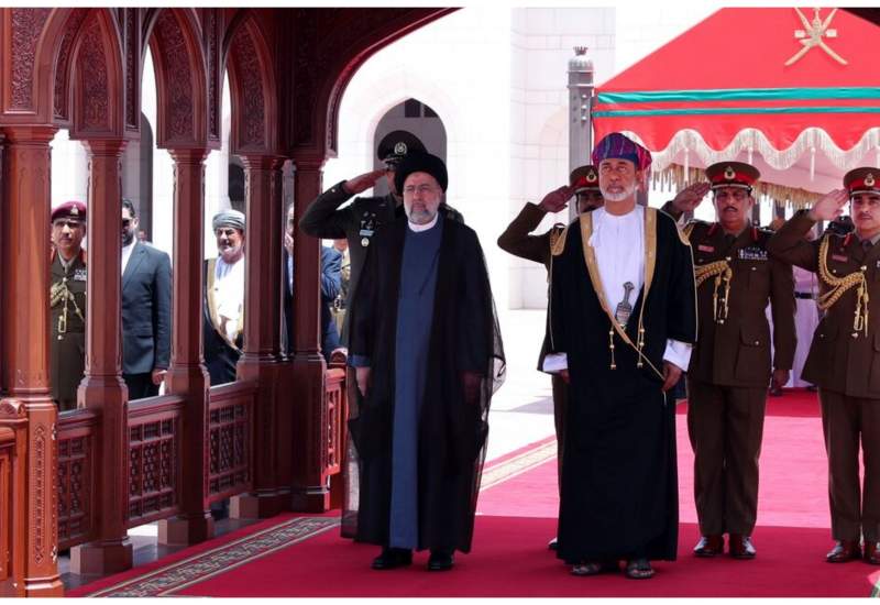 فیلم/  استقبال رسمی رئیسی از سلطان عمان