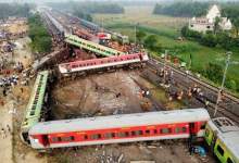 فاجعه برخورد مرگبار قطارها در هند با ۳۰۰ نفر کشته و ۱۰۰۰ زخمی + فیلم و تصاویر  