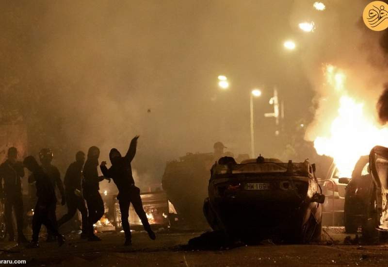 فرانسه در آتش و دود و خون / معترضان پاریسی خودروها و ترامواها را به آتش کشیدند + فیلم و تصاویر
