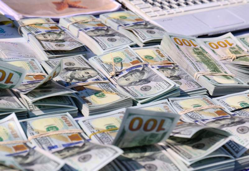 ریزش شبانه دلار در بازار ایران؛ دلار ۱۰۰۰ تومان ارزان شد / جدیدترین قیمت دلار پس از توافق ایران و آمریکا