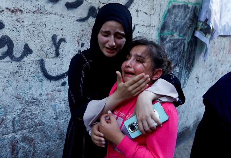تبعات حمله زمینی اسرائیل به غزه / احتمال حضور دیگر بازیگران منطقه‌ای در جنگ / حملات دیوانه‌وار صهیونیست‌ها به تیم‌های پزشکی و دفاع شهری (+  تصاویر)