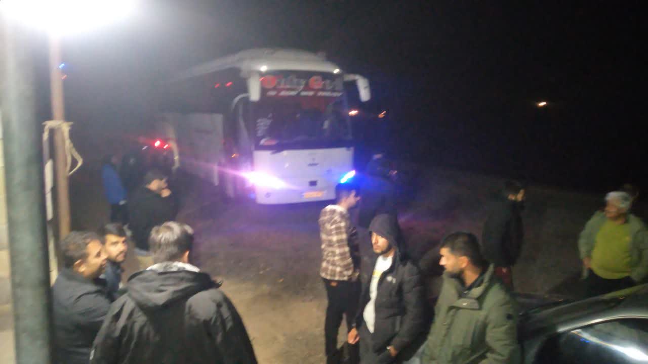 اتوبوس یاسوج - تهران در مسیر ماند و به مقصد نرسید / مسافران در سرما سردرگم و کسی پاسخگوی آنها نیست