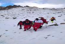 فیلم| پزشکی که 72 ساعت با پای شکسته در کوه‌های دنا منتظر کمک بود  
