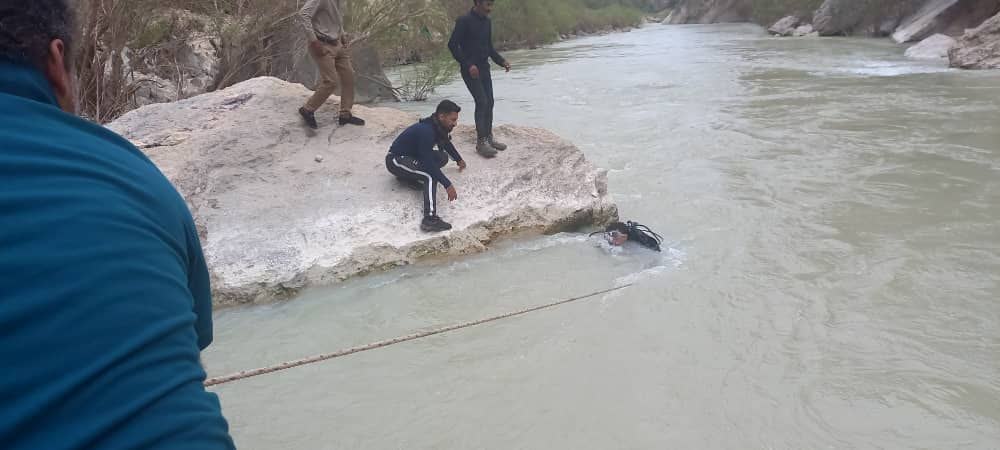 بعد از 3 روز؛ تلاش برای جستجوی کودک پنج ساله در رودخانه خرسان ادامه دارد + تصاویر