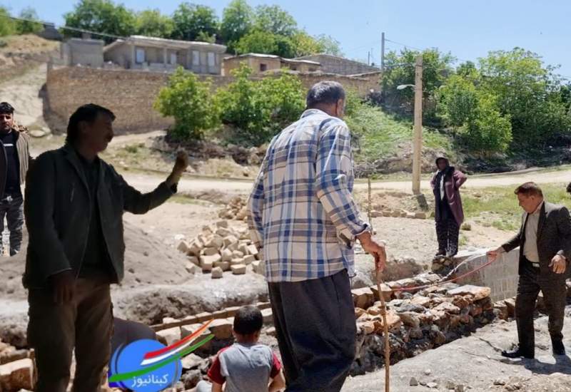 دست بکار شدن یک بخشدار برای آب زدن پروژه ای در یک روستا