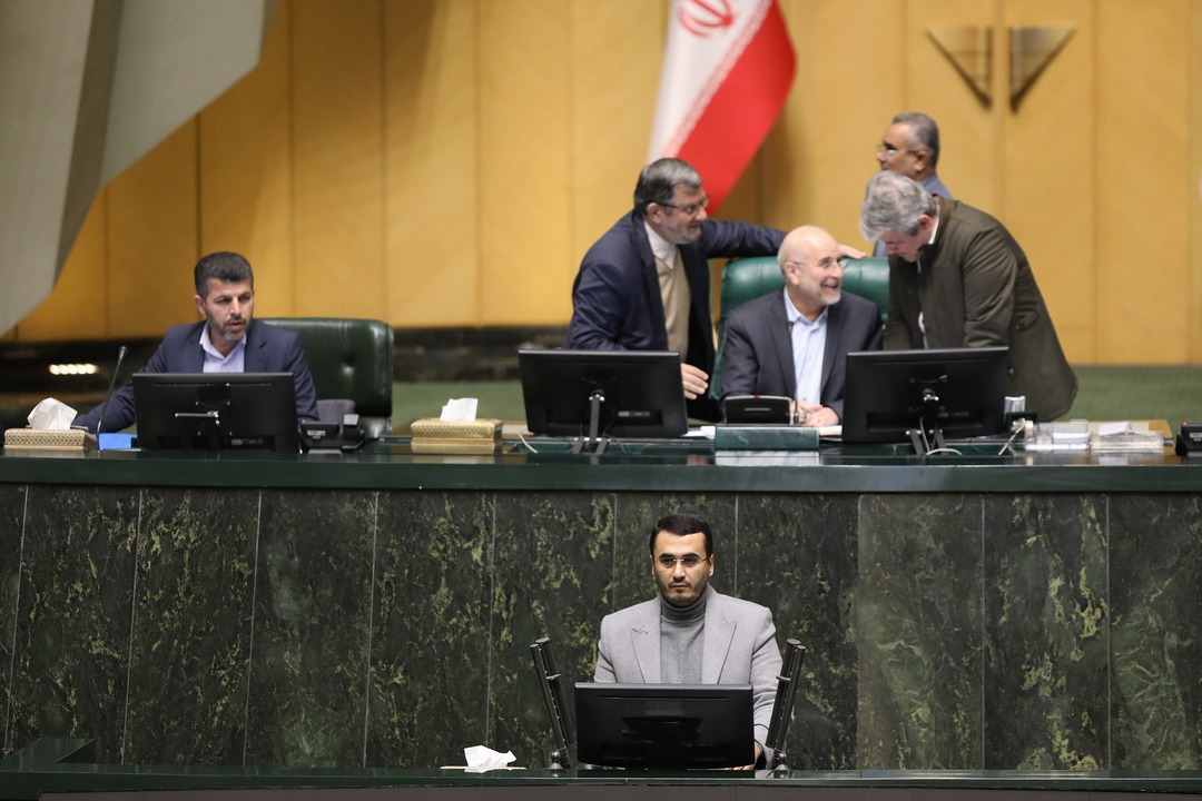 تصاویر | غلام‌رضا تاجگردون؛ از گفت‌وگو خصوصی با قالیباف تا حضور در جمع مخالفان جدی‌اش
