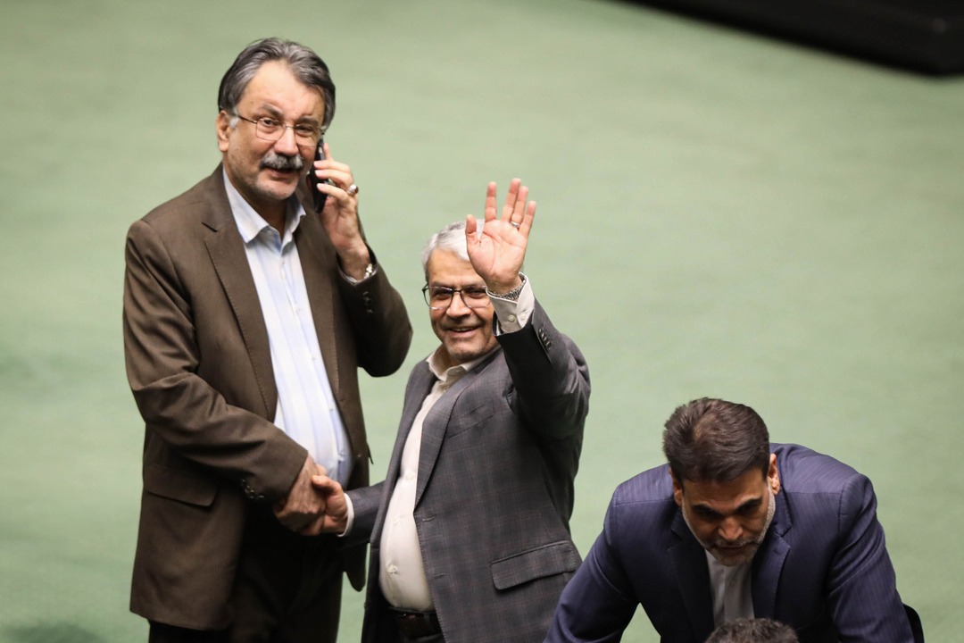 تصاویر | غلام‌رضا تاجگردون؛ از گفت‌وگو خصوصی با قالیباف تا حضور در جمع مخالفان جدی‌اش