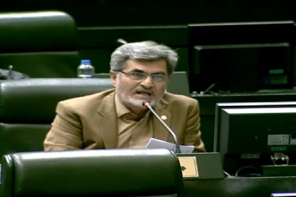 کوچک زاده خطاب به پزشکیان: به خدا نسبت خویشاوندی بنی‌هاشم و بنی‌امیه، دورتر از شما و الهام علی‌اف نبود؛ افهمت؟ / اگر شما مخالف مذاکره با آمریکا بودید، چند درصد احتمال می‌دادید رهبر معظم انقلاب شما را به مذاکره توصیه کنند؟ در خانه اگر کس است، یک حرف بس است