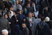 گزارشی سی‌ان‌ان از طبقه متوسط ایران که موتور اصلاحات در ایران هستند / این طبقه به دنبال تحریم‌ها به سرعت در حال کوچک شدن است / تحریم‌ها، ثروت را از طبقه متوسط می‌گیرد و اقلیت ثروتمند را غنی‌تر می‌کند / طبقه متوسط دیگر توان فریاد مطالبه سیاسی ندارد، چون درد نان دارد