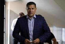 علی دایی: احساس می‌کنم «پژمان جمشیدی» قربانی یک توطئه و پاپوش شده/ اگر کسی مرتکب اشتباهی شده، باید تاوان آن را بدهد، اما من «پژمان» را کامل می‌شناسم؛ یک روز حقیقت ماجرا مشخص می‌شود/ این که «وحید هاشمیان» قالتاق نیست، تقصیر خودش است؟ رفتاری که با وی شد اصلا جوانمردانه نبود